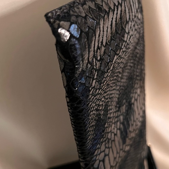 Michael Kors Black Wristlet size OS - Picture 11 of 11